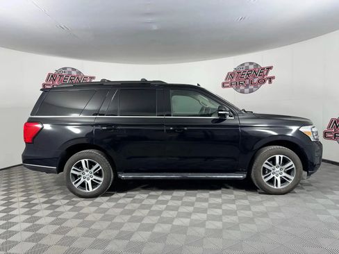 Used 2023 Ford Expedition XLT image 8