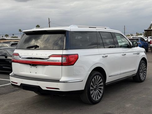 Used 2018 Lincoln Navigator Reserve image 11