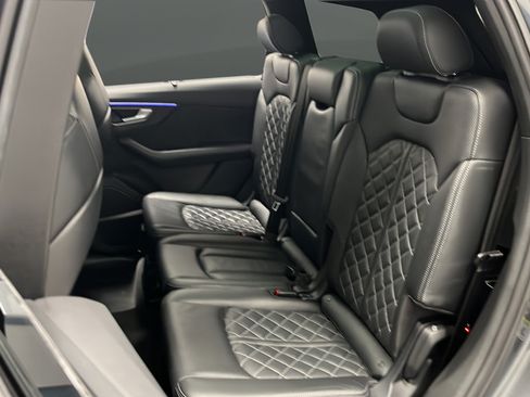 Used 2021 Audi SQ7 Premium Plus w/ Executive Package AWD/4WD image 23