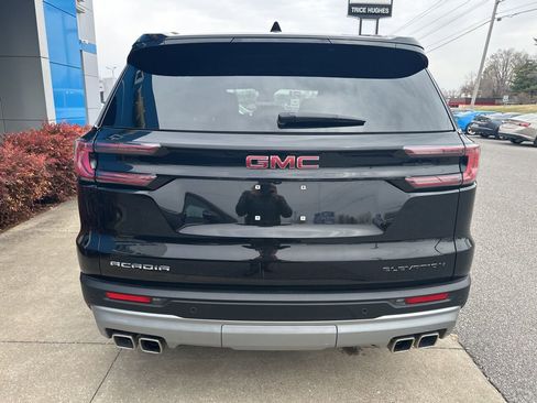 Used 2025 GMC Acadia Elevation image 8