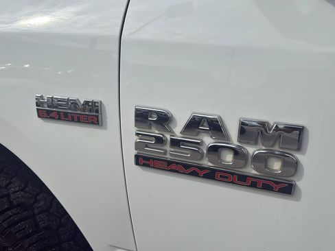 Used 2018 RAM 2500 Tradesman w/ Chrome Appearance Group AWD/4WD image 8