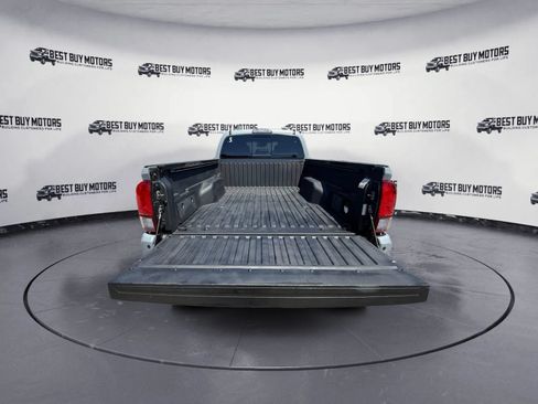 Used 2018 Toyota Tacoma TRD Off-Road w/ TRD Premium Off Road Package AWD/4WD image 26