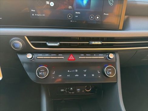 Used 2024 Hyundai Sonata SEL w/ Convenience Package image 28