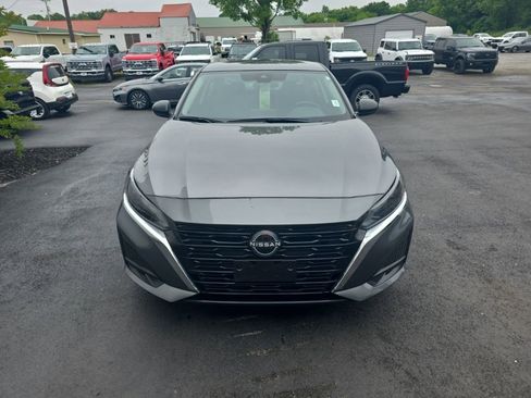 Used 2025 Nissan Altima 2.5 SV FWD image 6
