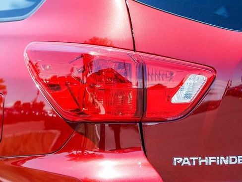Used 2019 Nissan Pathfinder SV w/ Cargo Package AWD/4WD image 10
