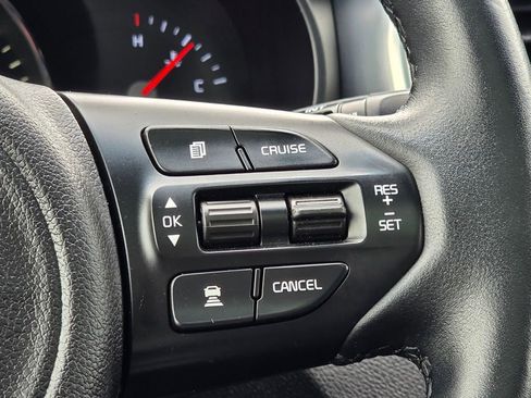 Used 2017 Kia Sorento SX image 18