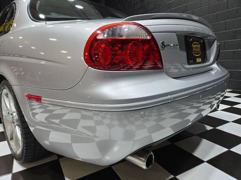 Used 2005 Jaguar S-TYPE R RWD image 19
