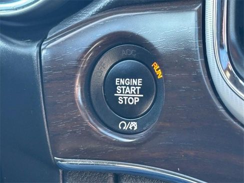 Used 2018 Jeep Grand Cherokee Limited image 18