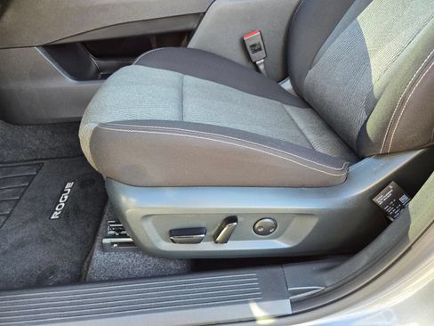 Used 2026 Nissan Rogue SV FWD image 26