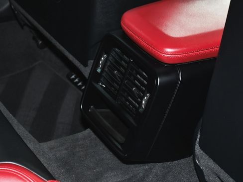 Used 2022 Porsche Taycan image 45