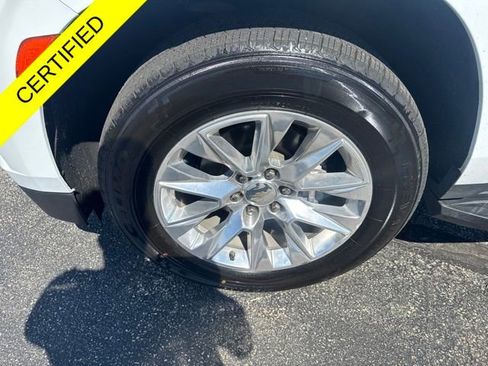 Used 2023 Chevrolet Suburban Premier AWD/4WD image 34