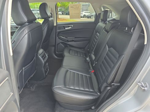 Used 2024 Ford Edge SEL AWD/4WD image 13
