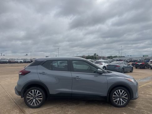 Used 2023 Nissan Kicks SV FWD image 26