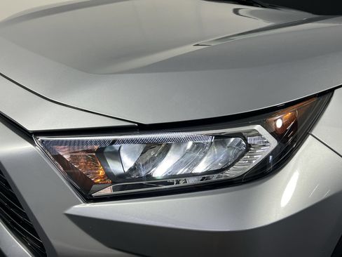 Used 2021 Toyota RAV4 XLE Premium FWD image 11