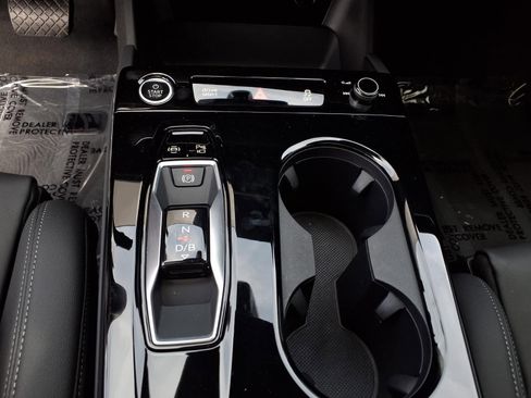 Used 2025 Audi A6 e-tron Premium Plus w/ Premium Plus RWD image 10