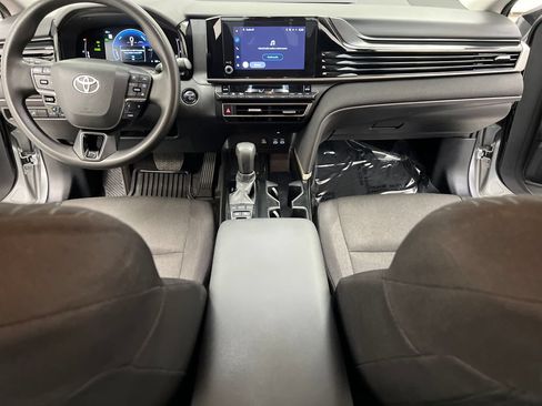 Used 2025 Toyota Camry LE FWD image 39