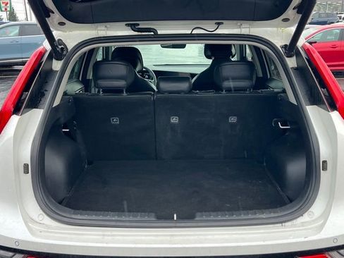Certified 2023 Kia Niro SX Touring image 9