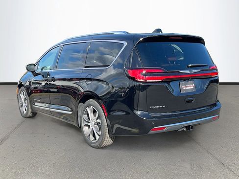 New 2026 Chrysler Pacifica Pinnacle w/ Trailer Tow Group image 5