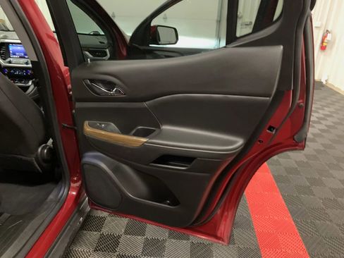 Used 2020 GMC Acadia SLE image 44