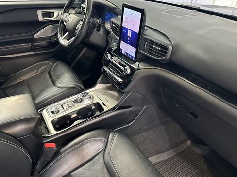 Used 2022 Ford Explorer ST w/ Equipment Group 401A AWD/4WD image 19
