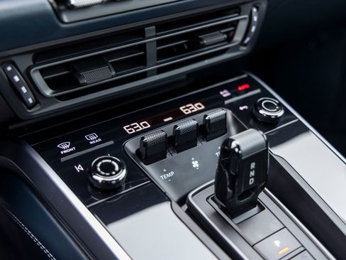 Certified 2022 Porsche 911 Turbo S image 39