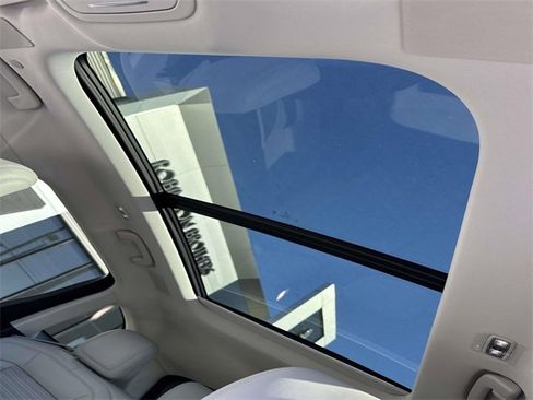 New 2026 Lincoln Nautilus Reserve image 18