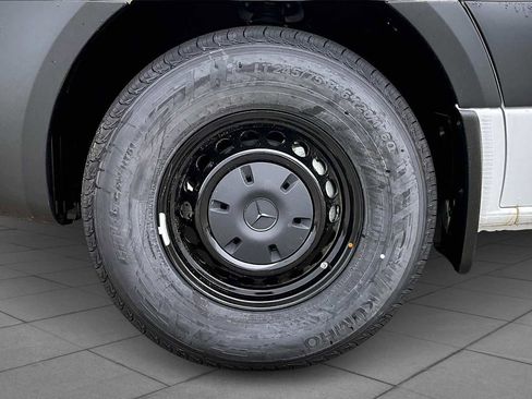 New 2025 Mercedes-Benz Sprinter 2500 image 16