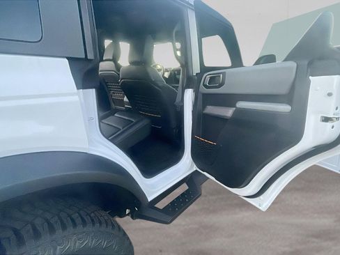 Certified 2023 Ford Bronco Badlands w/ Sasquatch Package image 18