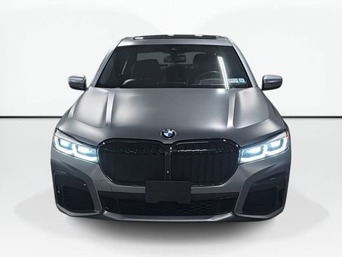 Used 2022 BMW 750i xDrive w/ Executive Package image 2
