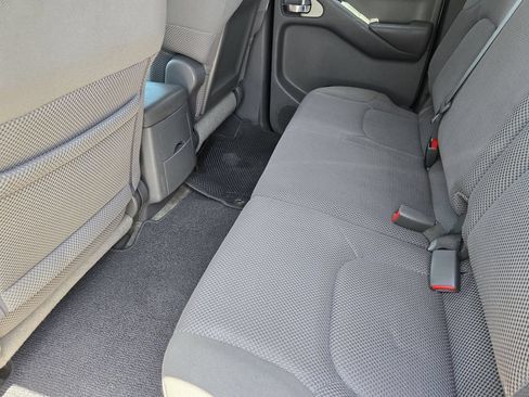 Used 2014 Nissan Frontier SV w/ SV Value Truck Package RWD image 29
