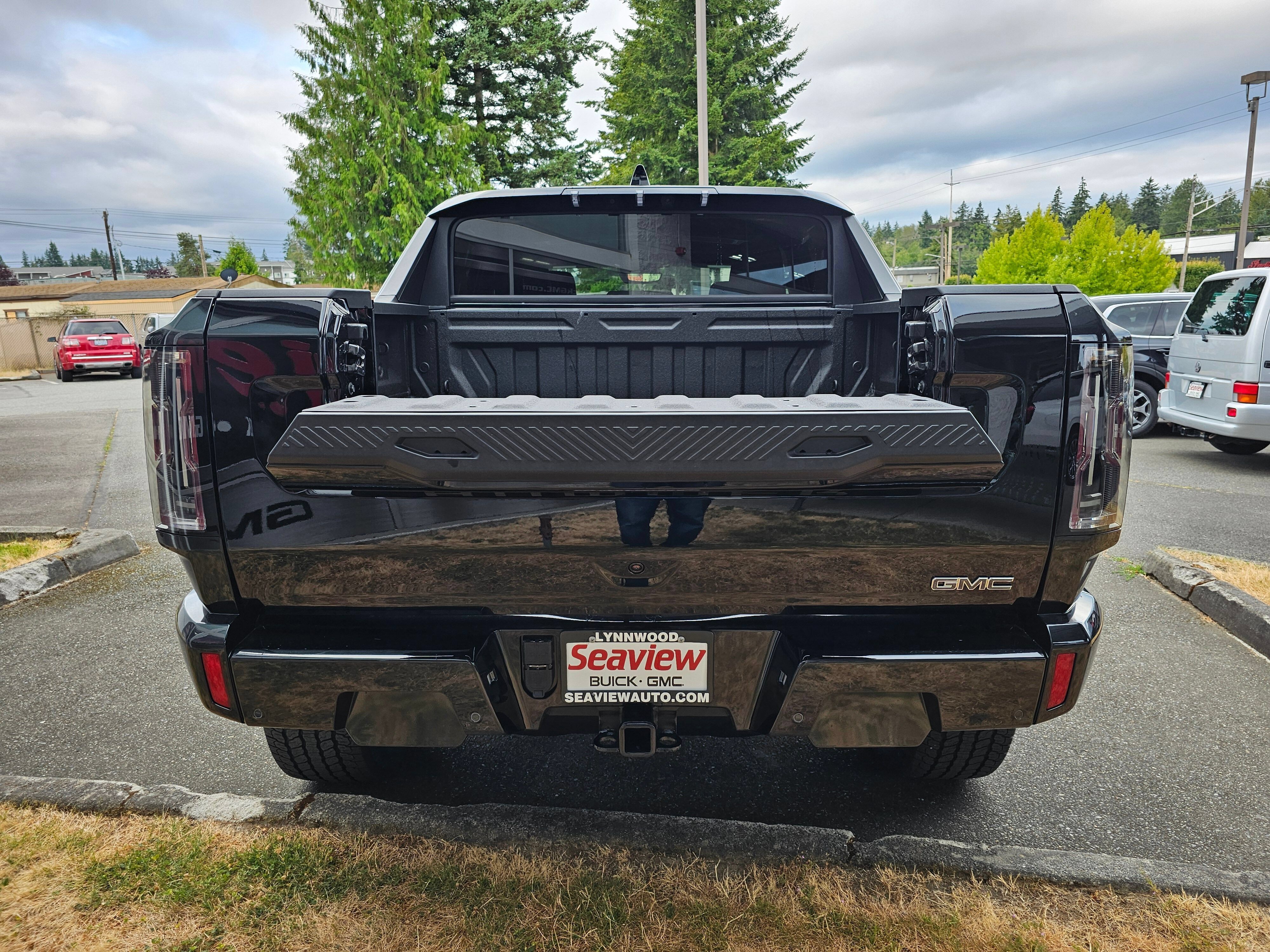 New 2024 GMC Hummer EV 2X AWD/4WD image 13