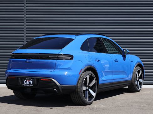 New 2026 Porsche Macan 4 Electric image 9