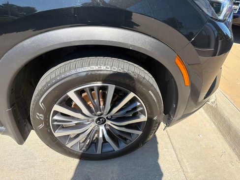 Used 2023 INFINITI QX60 Sensory w/ Vision Package AWD/4WD image 4
