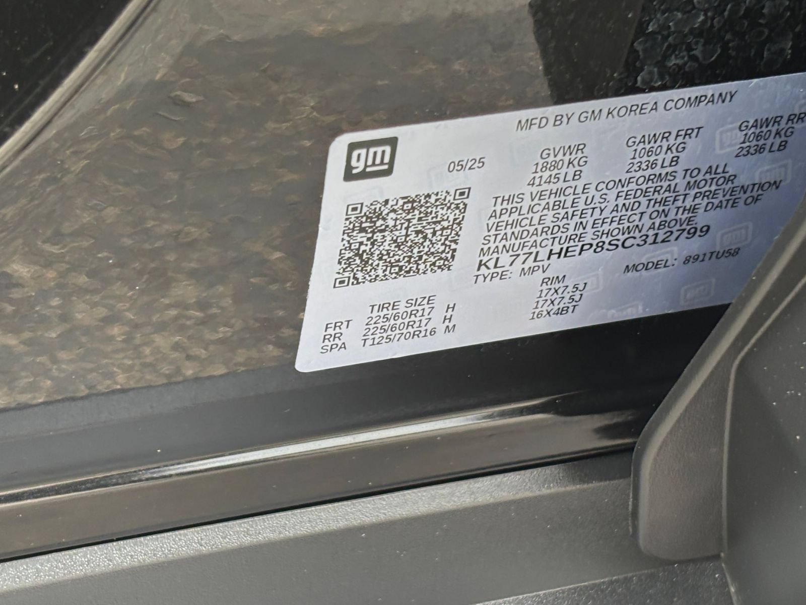 Used 2025 Chevrolet Trax LT FWD image 29