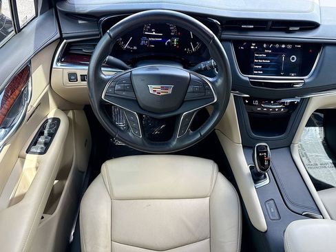 Used 2019 Cadillac XT5 Luxury image 16