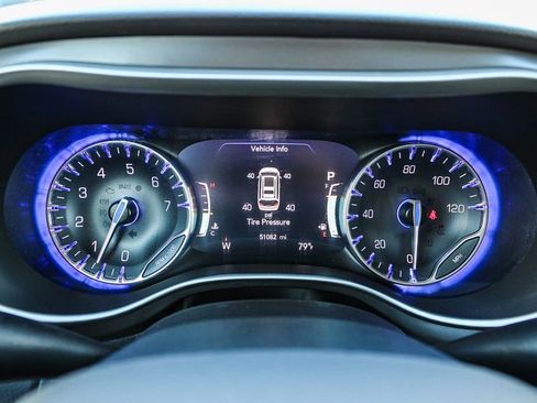 Used 2022 Chrysler Pacifica Touring-L image 22