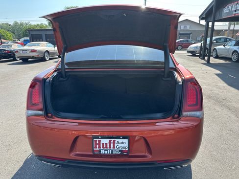 Used 2020 Chrysler 300 Touring w/ Sport Appearance Package RWD image 10