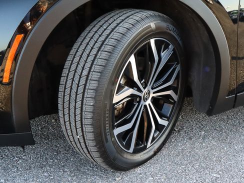 Used 2024 Toyota Crown XLE image 17