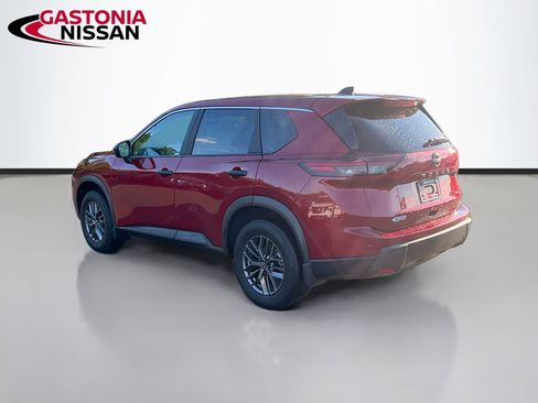 Used 2025 Nissan Rogue S image 6
