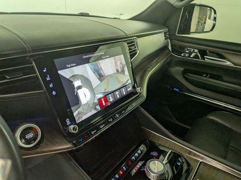 Certified 2023 Jeep Grand Wagoneer Base w/ Flexible Seating Group image 26