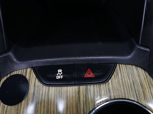 Used 2017 GMC Acadia Denali image 39