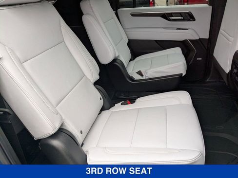 New 2026 Chevrolet Suburban Premier w/ Sun And Tow Package AWD/4WD image 38
