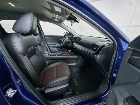 Used 2025 Nissan Kicks SR FWD image 29