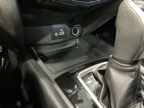 Used 2021 Nissan Rogue Sport S image 9