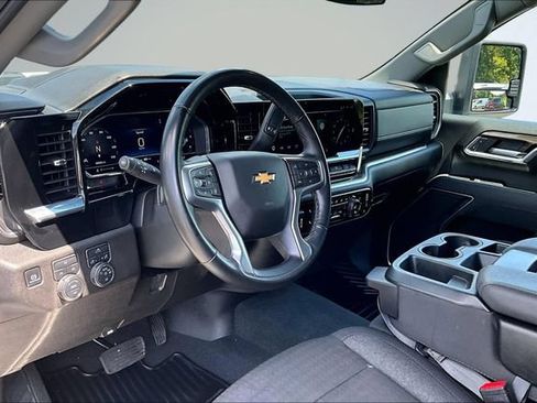 Used 2025 Chevrolet Silverado 2500 LT w/ Convenience Package AWD/4WD image 17