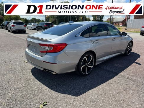 Used 2018 Honda Accord Sport image 3