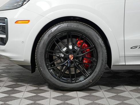 New 2026 Porsche Cayenne GTS AWD/4WD image 14