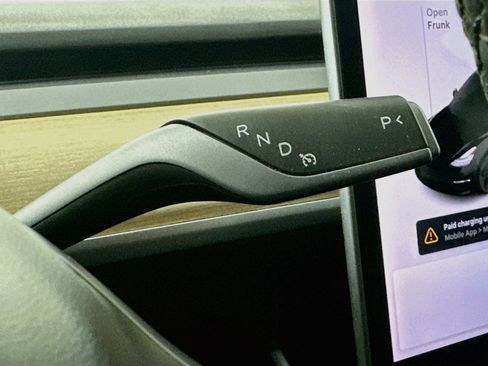 Used 2018 Tesla Model 3 Long Range RWD image 23