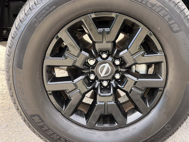 Used 2023 Nissan Frontier SV w/ Midnight Edition Package AWD/4WD image 6