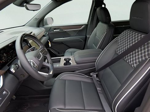 New 2026 GMC Acadia Denali w/ Super Cruise Package FWD image 9